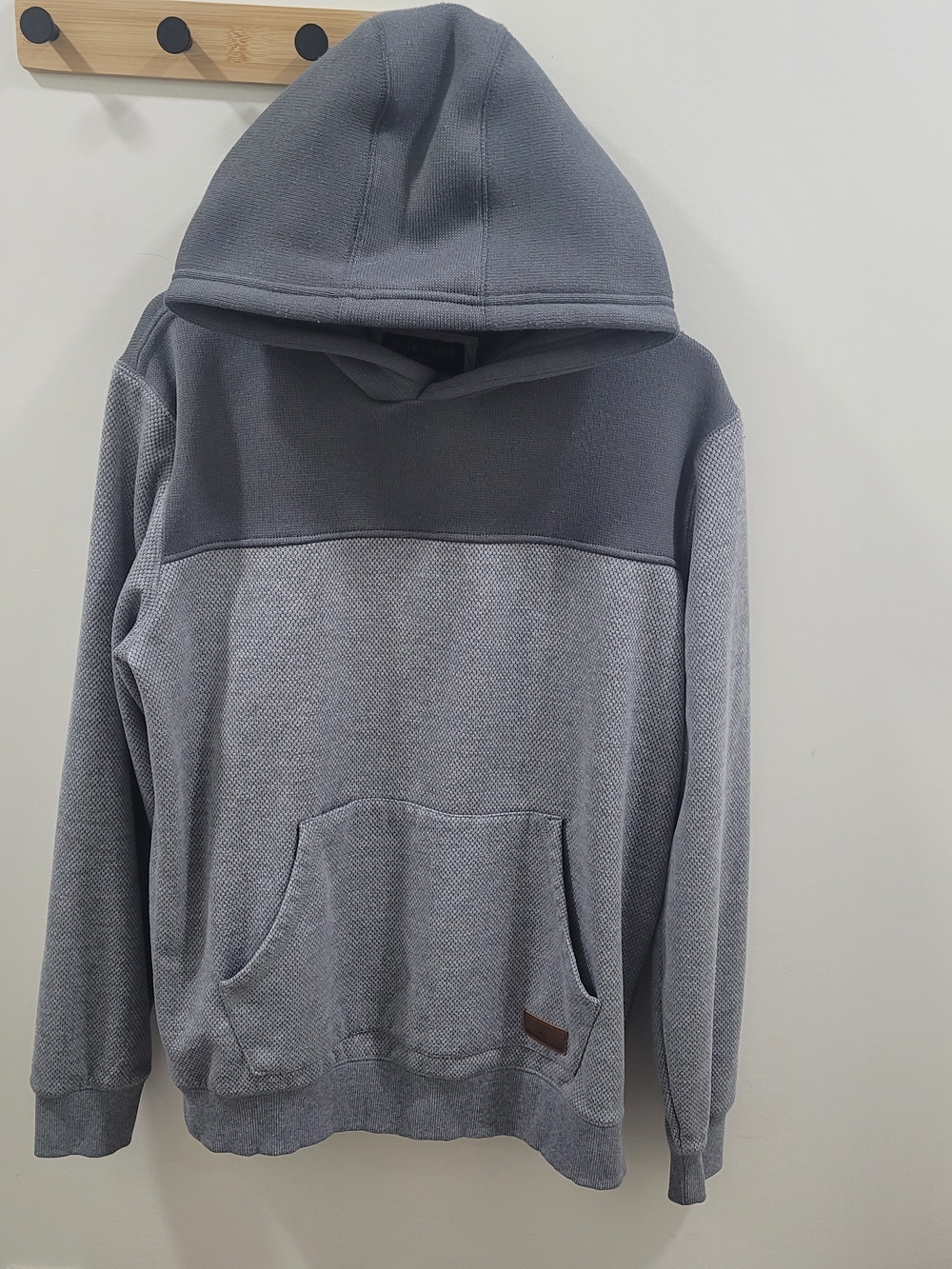 Quiksilver Two-Tone Charcoal & Light Gray Hoodie Mens Large